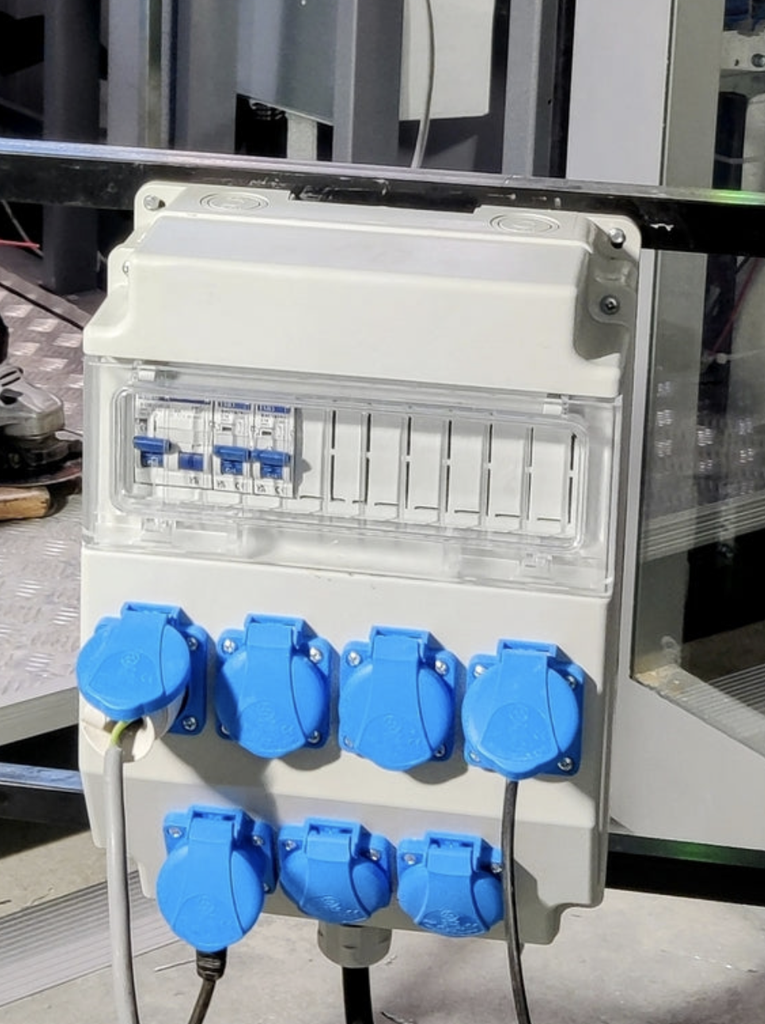 Coffret de chantier 7 prises 230v NF